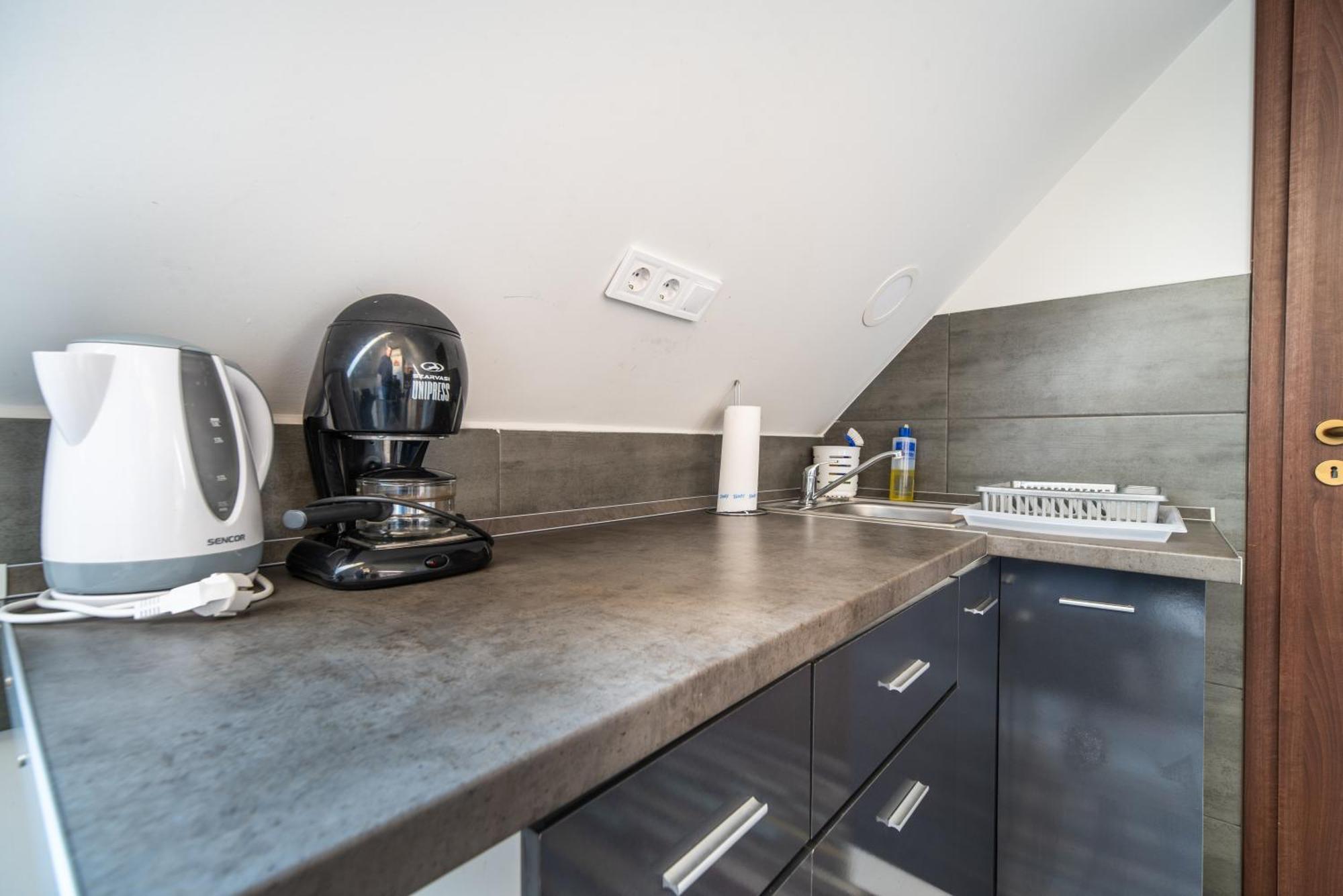 Buzavirag Apartman Кестели Екстериор снимка